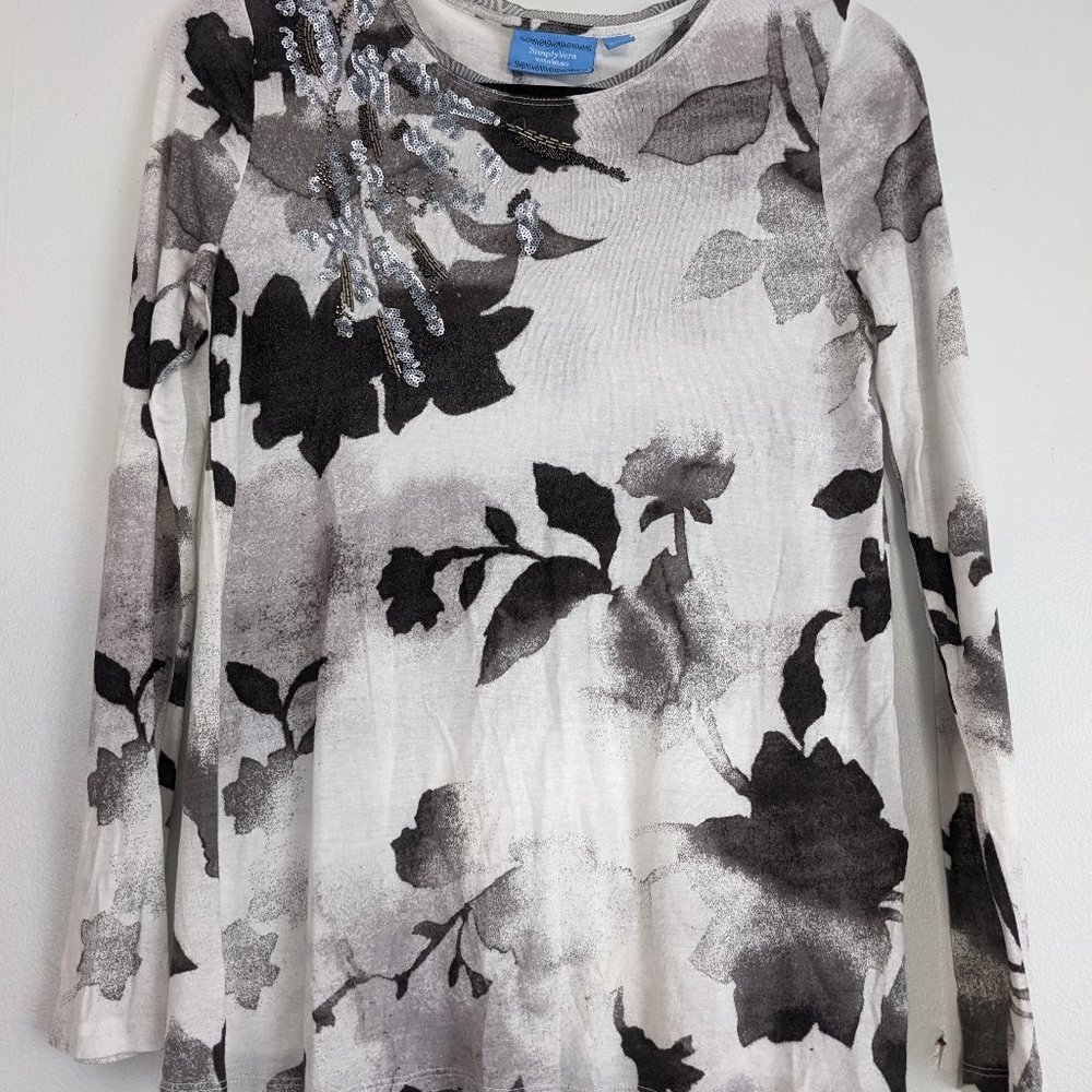 Vera Wang Beaded Top Size M